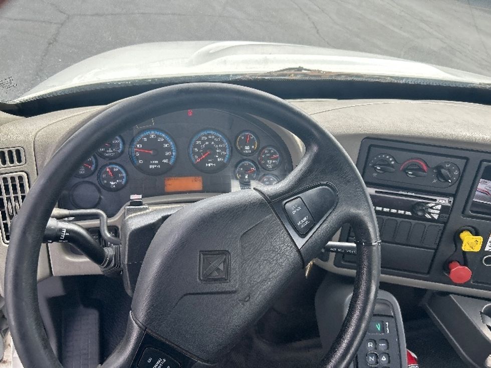 Day Cab Tractor-Heavy Duty Tractors-International-2018-4400-Gilroy-CA-83,591\n\t\tmiles-$ 52,750 - Image 11