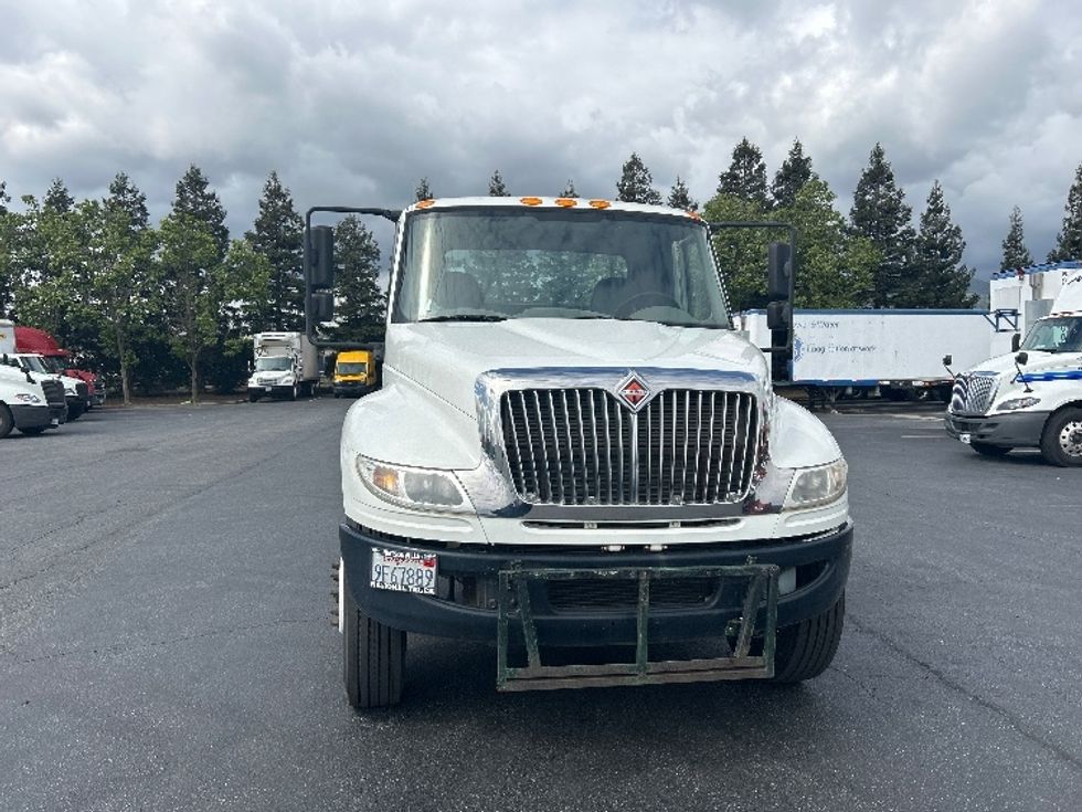 Day Cab Tractor-Heavy Duty Tractors-International-2018-4400-Gilroy-CA-83,591\n\t\tmiles-$ 52,750 - Image 2