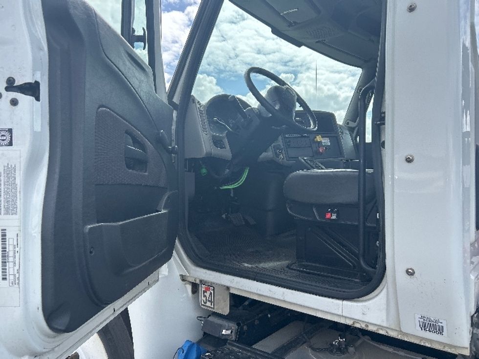 Day Cab Tractor-Heavy Duty Tractors-International-2018-4400-Gilroy-CA-83,591\n\t\tmiles-$ 52,750 - Image 9