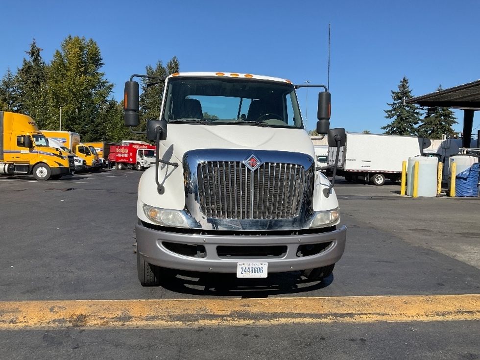 2018 International 8600 Day Cab Tractor