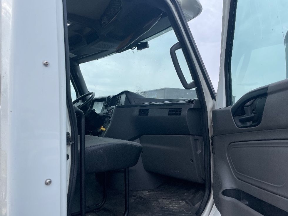 Day Cab Tractor-Heavy Duty Tractors-International-2018-LT625-Akron-OH-244,014\n\t\tmiles-$ 26,500 - Image 12