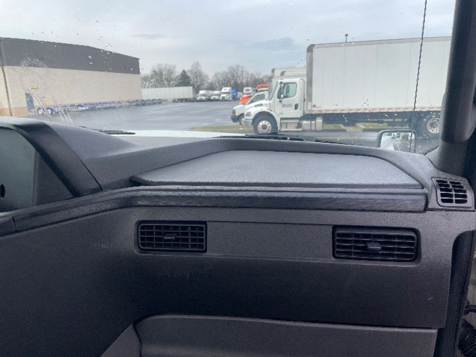 Day Cab Tractor-Heavy Duty Tractors-International-2018-LT625-Akron-OH-244,014\n\t\tmiles-$ 26,500 - Image 13