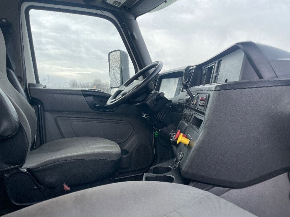 Day Cab Tractor-Heavy Duty Tractors-International-2018-LT625-Akron-OH-244,014\n\t\tmiles-$ 26,500 - Image 14