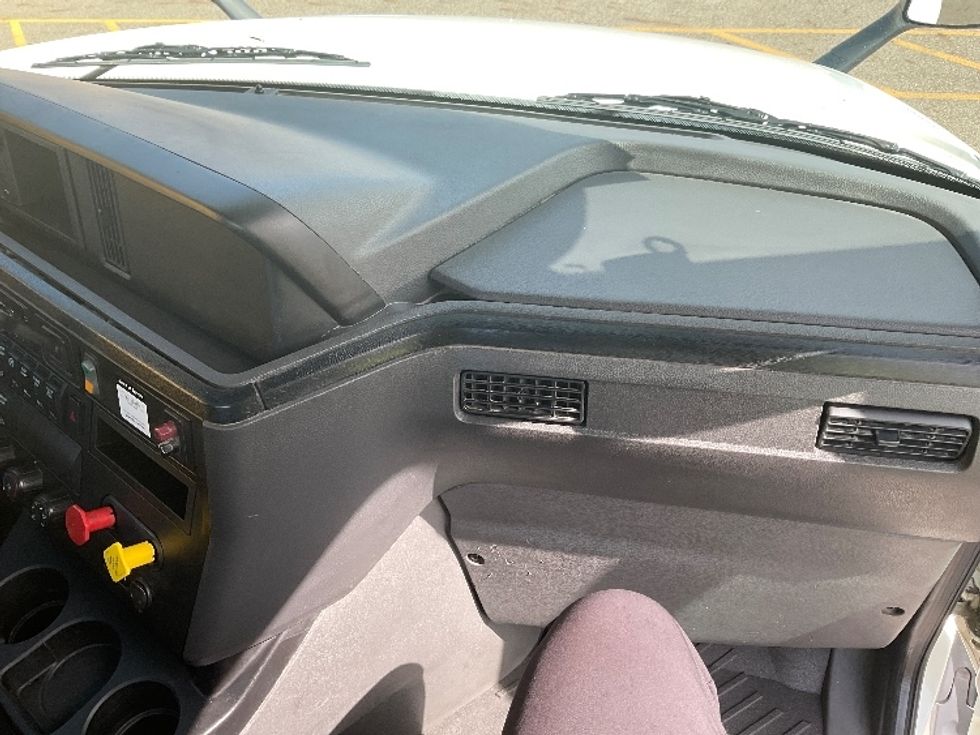 Day Cab Tractor-Heavy Duty Tractors-International-2018-LT625-Akron-OH-342,245\n\t\tmiles-$ 29,750 - Image 12