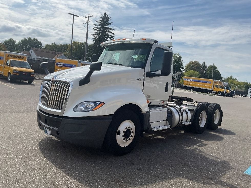 Day Cab Tractor-Heavy Duty Tractors-International-2018-LT625-Akron-OH-342,245\n\t\tmiles-$ 29,750 - Image 3
