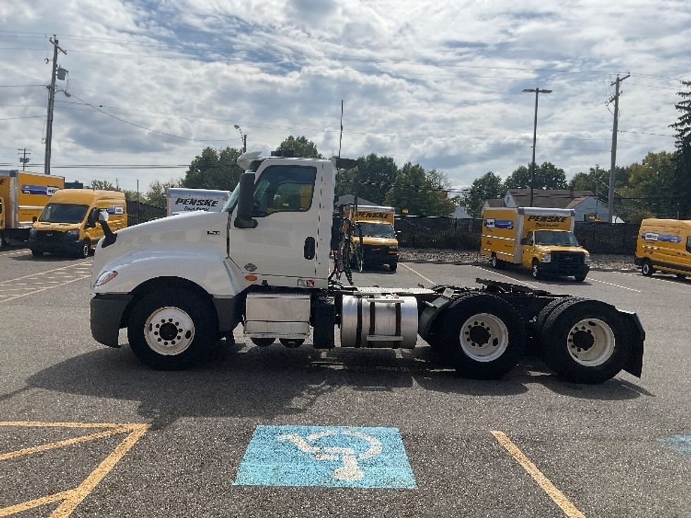 Day Cab Tractor-Heavy Duty Tractors-International-2018-LT625-Akron-OH-342,245\n\t\tmiles-$ 29,750 - Image 4