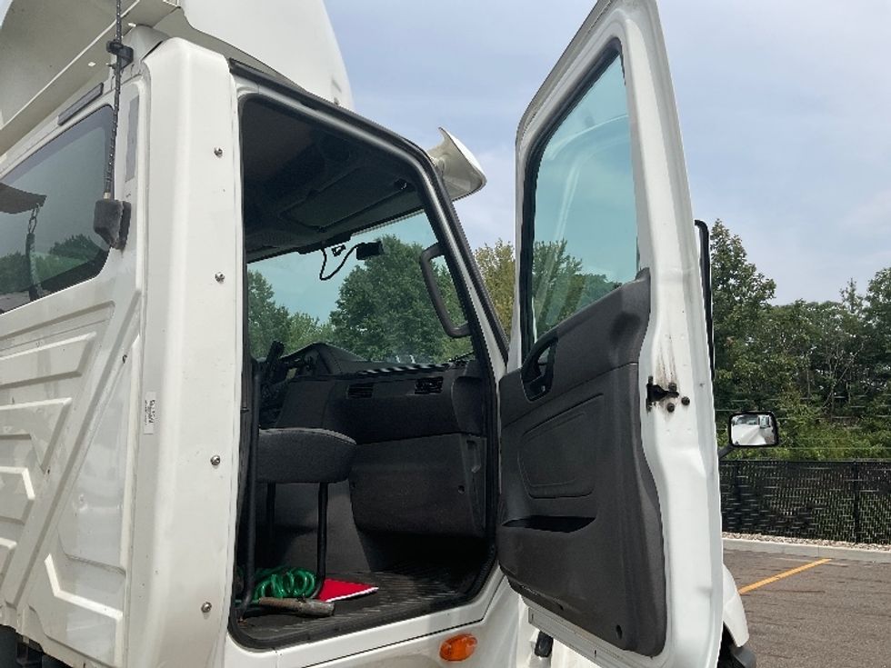 Day Cab Tractor-Heavy Duty Tractors-International-2018-LT625-Akron-OH-397,166\n\t\tmiles-$ 26,500 - Image 11