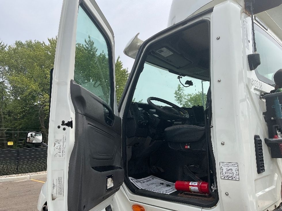 Day Cab Tractor-Heavy Duty Tractors-International-2018-LT625-Akron-OH-397,166\n\t\tmiles-$ 26,500 - Image 9