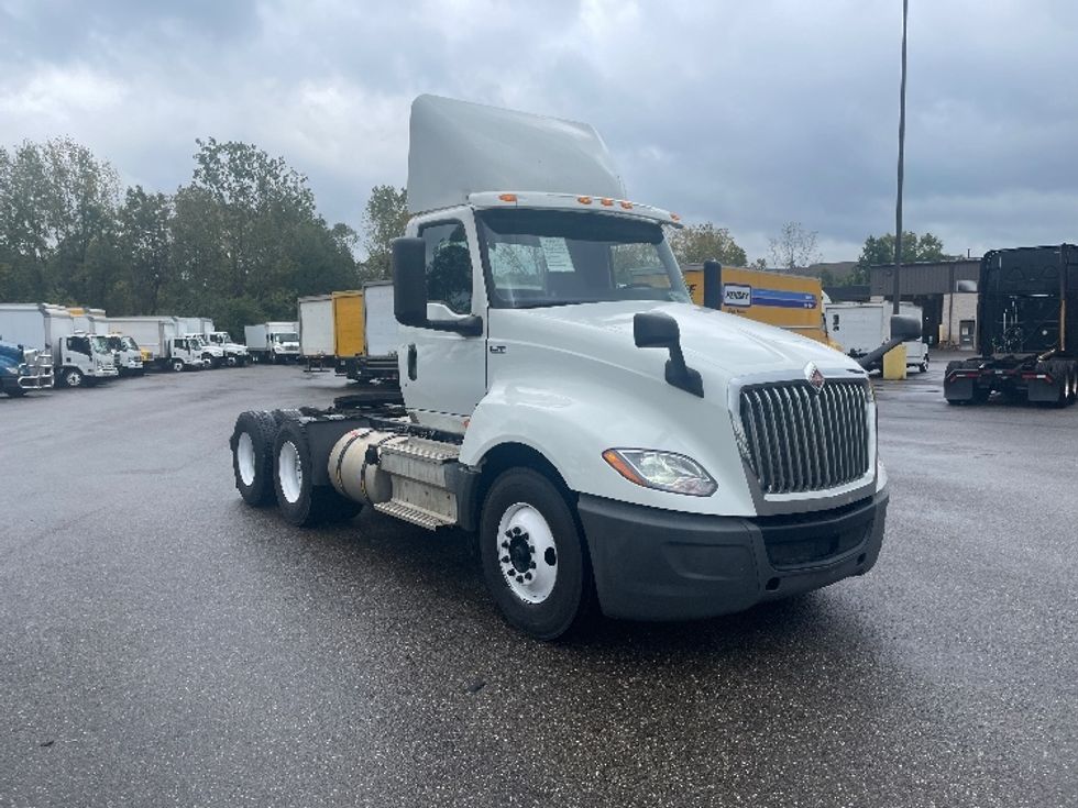 Day Cab Tractor-Heavy Duty Tractors-International-2018-LT625-Akron-OH-411,875\n\t\tmiles-$ 25,500 - Image 1