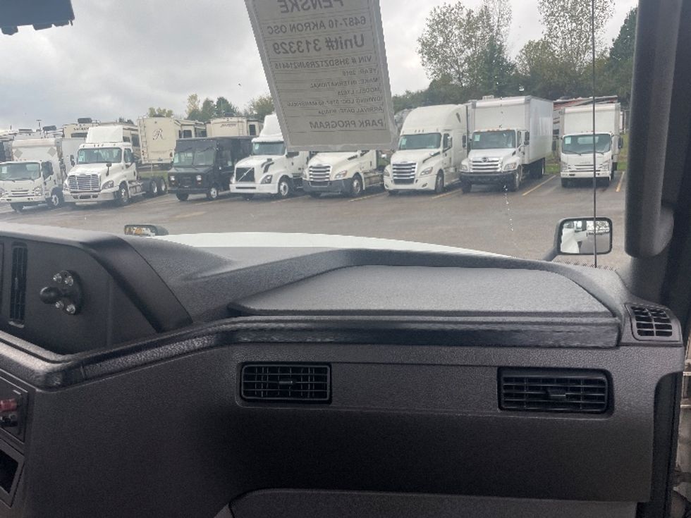 Day Cab Tractor-Heavy Duty Tractors-International-2018-LT625-Akron-OH-411,875\n\t\tmiles-$ 25,500 - Image 13