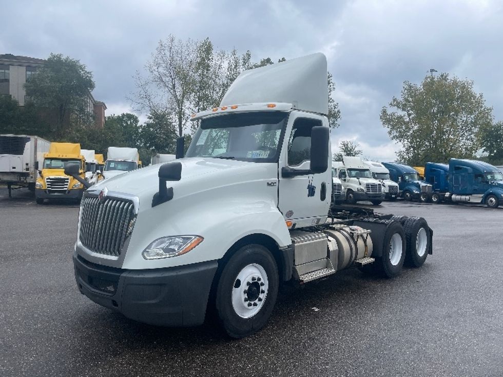 Day Cab Tractor-Heavy Duty Tractors-International-2018-LT625-Akron-OH-411,875\n\t\tmiles-$ 25,500 - Image 3