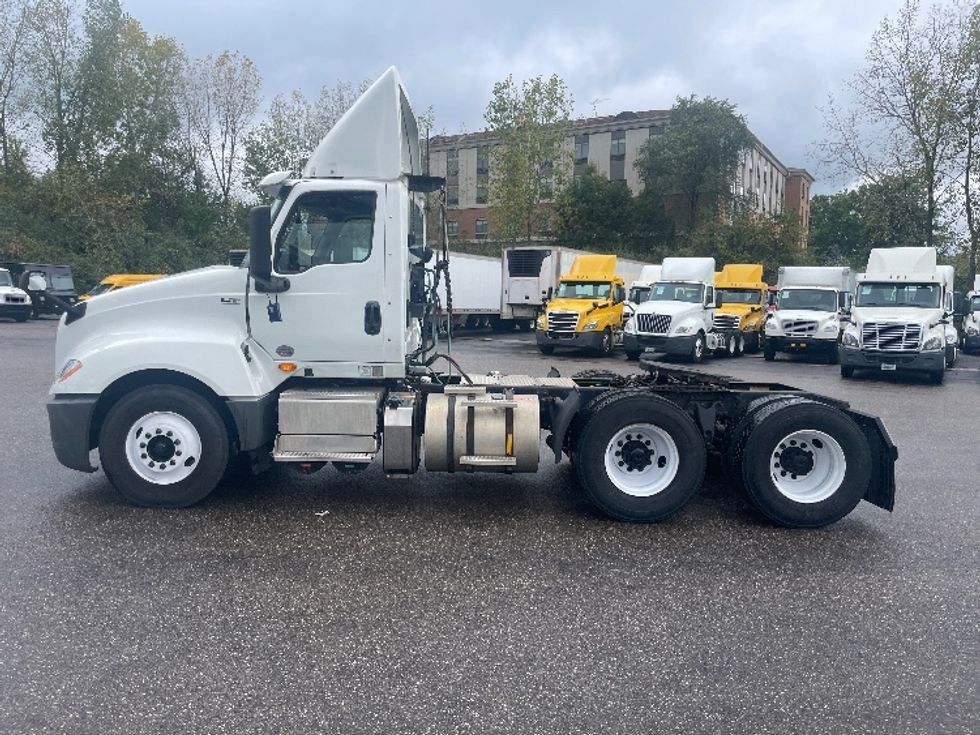 Day Cab Tractor-Heavy Duty Tractors-International-2018-LT625-Akron-OH-411,875\n\t\tmiles-$ 25,500 - Image 4
