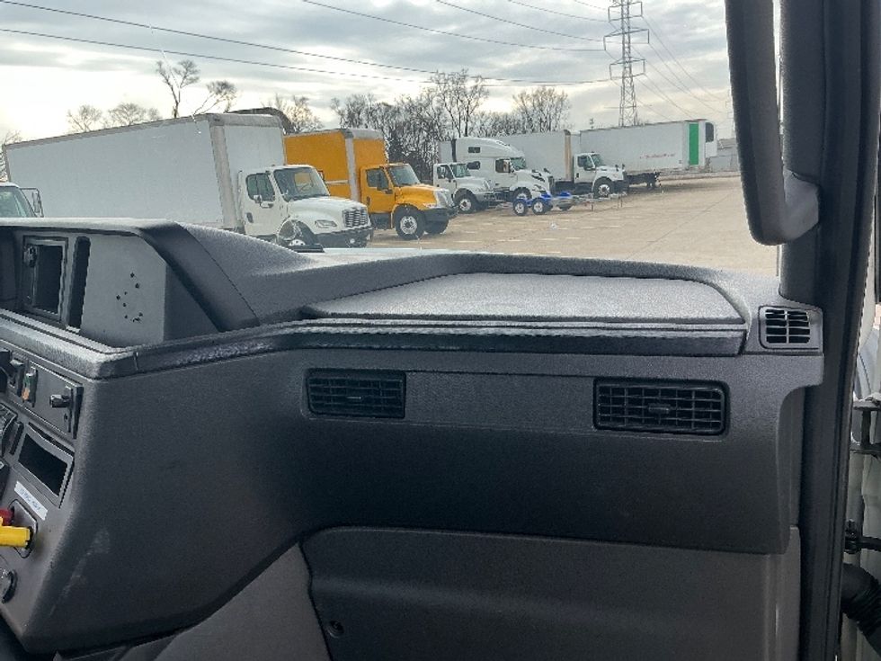 Day Cab Tractor-Heavy Duty Tractors-International-2018-LT625-Allen Park-MI-278,398\n\t\tmiles-$ 29,500 - Image 13