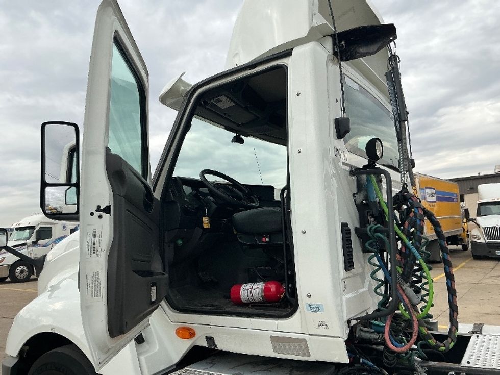 Day Cab Tractor-Heavy Duty Tractors-International-2018-LT625-Allen Park-MI-278,398\n\t\tmiles-$ 29,500 - Image 9