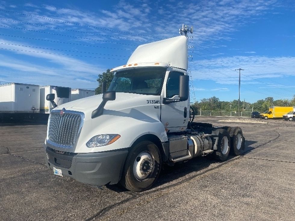 Day Cab Tractor-Heavy Duty Tractors-International-2018-LT625-Allen Park-MI-292,207\n\t\tmiles-$ 29,750 - Image 3