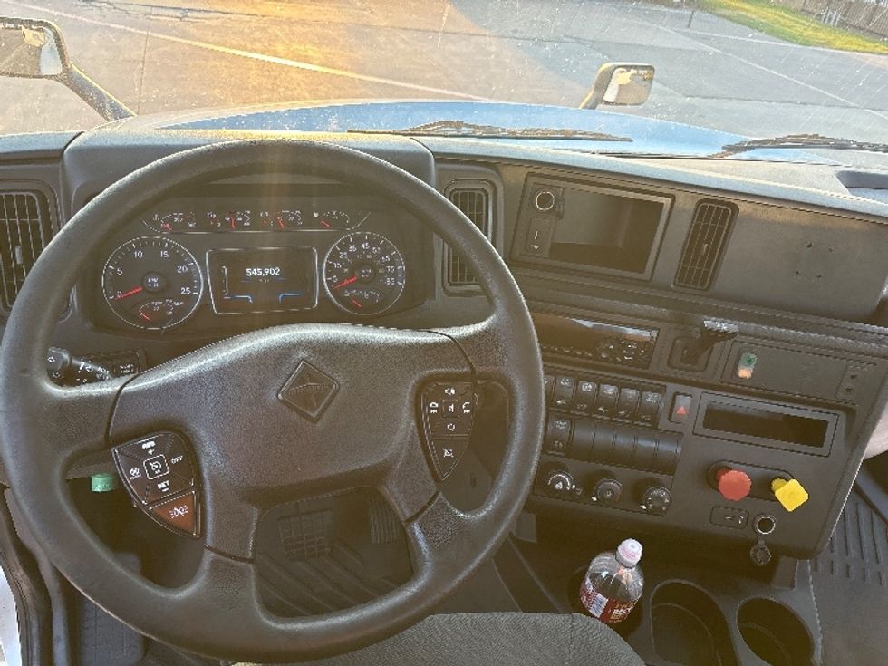 Day Cab Tractor-Heavy Duty Tractors-International-2018-LT625-Arlington-TX-540,746\n\t\tmiles-$ 22,500 - Image 10