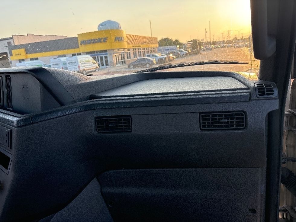 Day Cab Tractor-Heavy Duty Tractors-International-2018-LT625-Arlington-TX-540,746\n\t\tmiles-$ 22,500 - Image 12