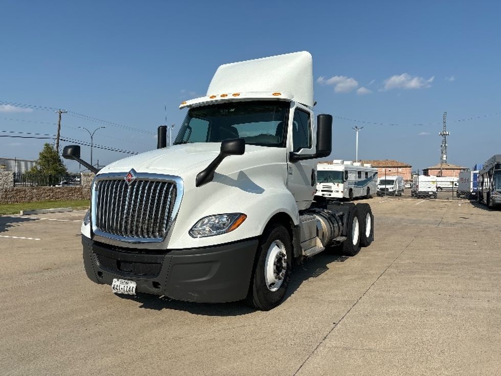 Day Cab Tractor-Heavy Duty Tractors-International-2018-LT625-Arlington-TX-558,694\n\t\tmiles-$ 22,500 - Image 3