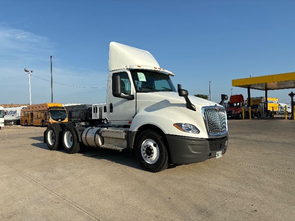 Day Cab Tractor-Heavy Duty Tractors-International-2018-LT625-Arlington-TX-673,993\n\t\tmiles-$ 22,500 - Image 1
