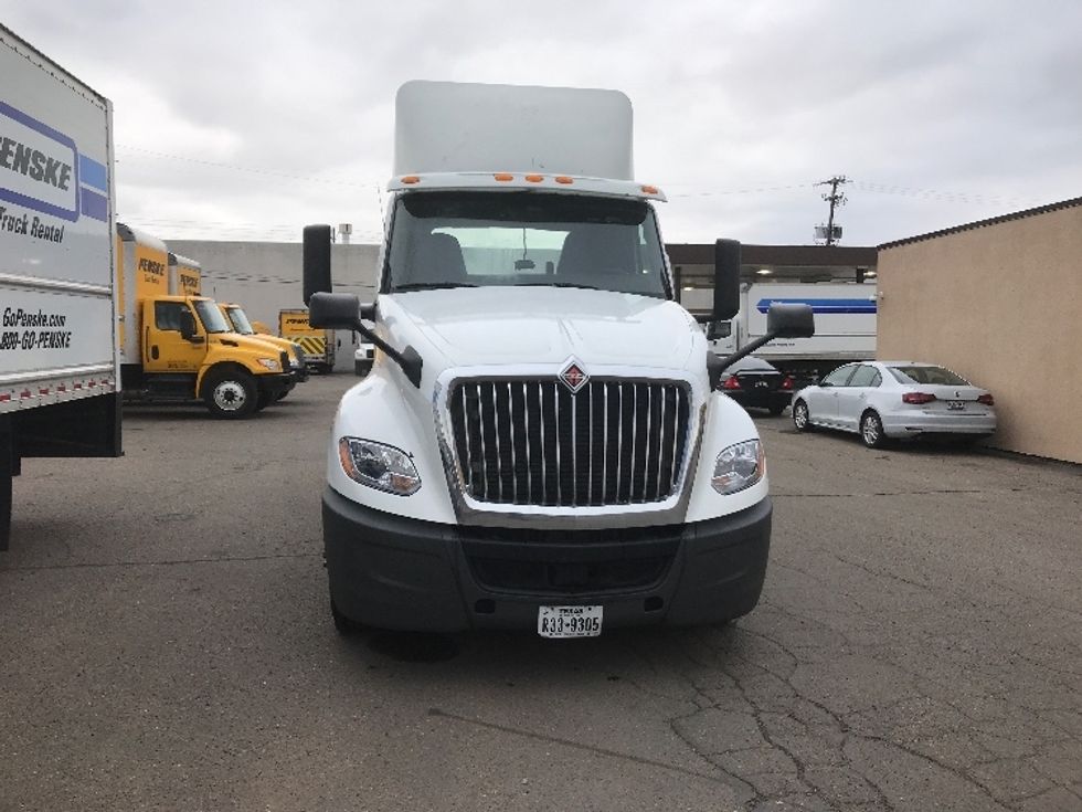 Day Cab Tractor-Heavy Duty Tractors-International-2018-LT625-Aurora-CO-372,325\n\t\tmiles-$ 26,250 - Image 2