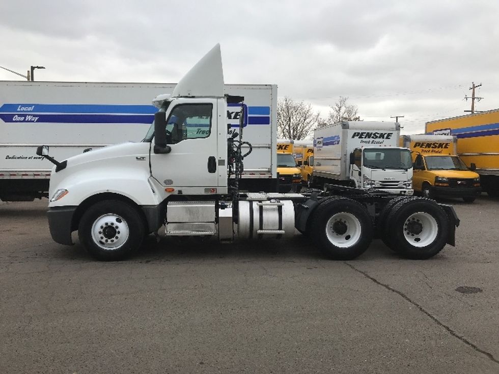 Day Cab Tractor-Heavy Duty Tractors-International-2018-LT625-Aurora-CO-372,325\n\t\tmiles-$ 26,250 - Image 4