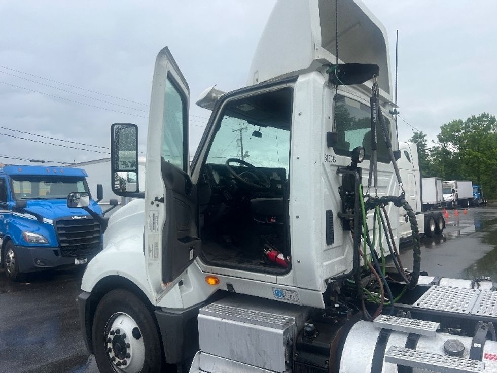 Day Cab Tractor-Heavy Duty Tractors-International-2018-LT625-Baltimore-MD-275,218\n\t\tmiles-$ 22,500 - Image 9