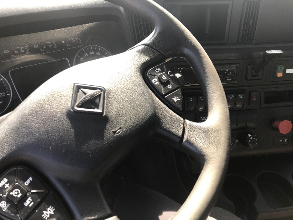 Day Cab Tractor-Heavy Duty Tractors-International-2018-LT625-Bensalem-PA-253,825\n\t\tmiles-$ 22,500 - Image 11