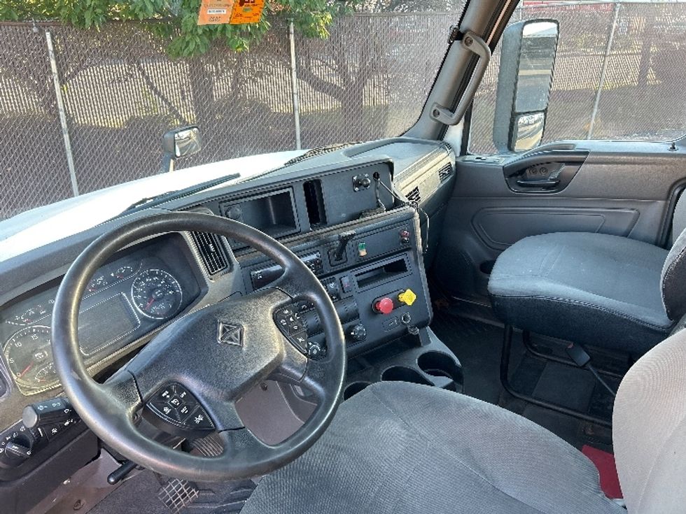 Day Cab Tractor-Heavy Duty Tractors-International-2018-LT625-Braintree-MA-328,142\n\t\tmiles-$ 21,500 - Image 10