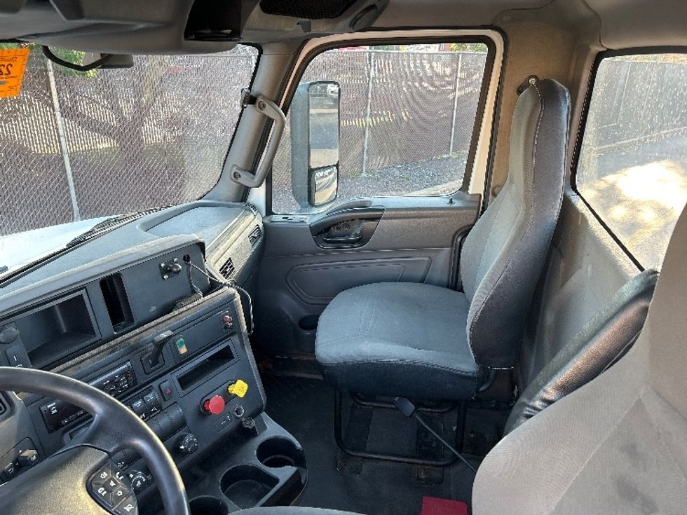 Day Cab Tractor-Heavy Duty Tractors-International-2018-LT625-Braintree-MA-328,142\n\t\tmiles-$ 21,500 - Image 12