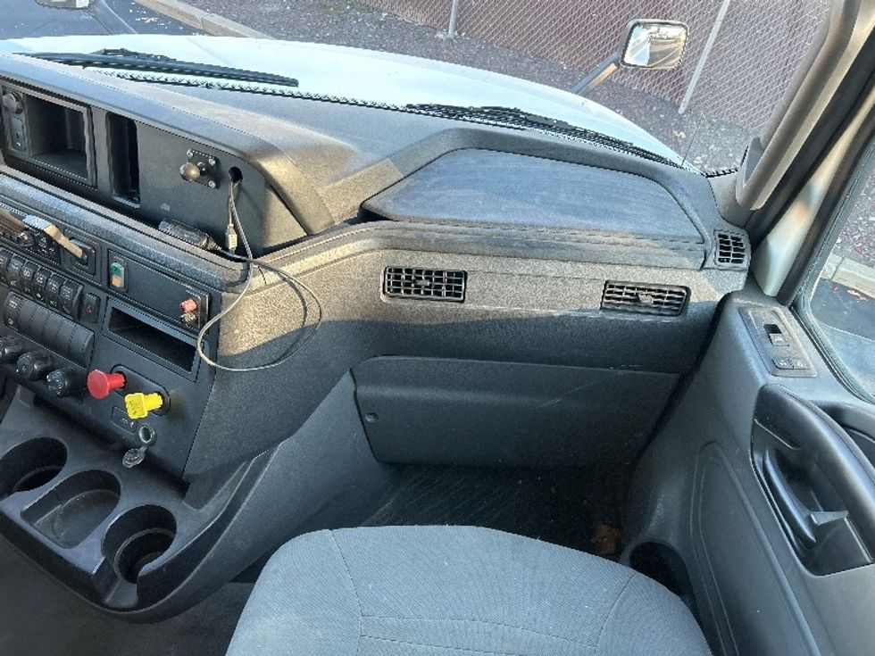 Day Cab Tractor-Heavy Duty Tractors-International-2018-LT625-Braintree-MA-328,142\n\t\tmiles-$ 21,500 - Image 13