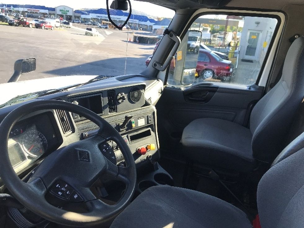 Day Cab Tractor-Heavy Duty Tractors-International-2018-LT625-Center Valley-PA-347,559\n\t\tmiles-$ 19,750 - Image 10