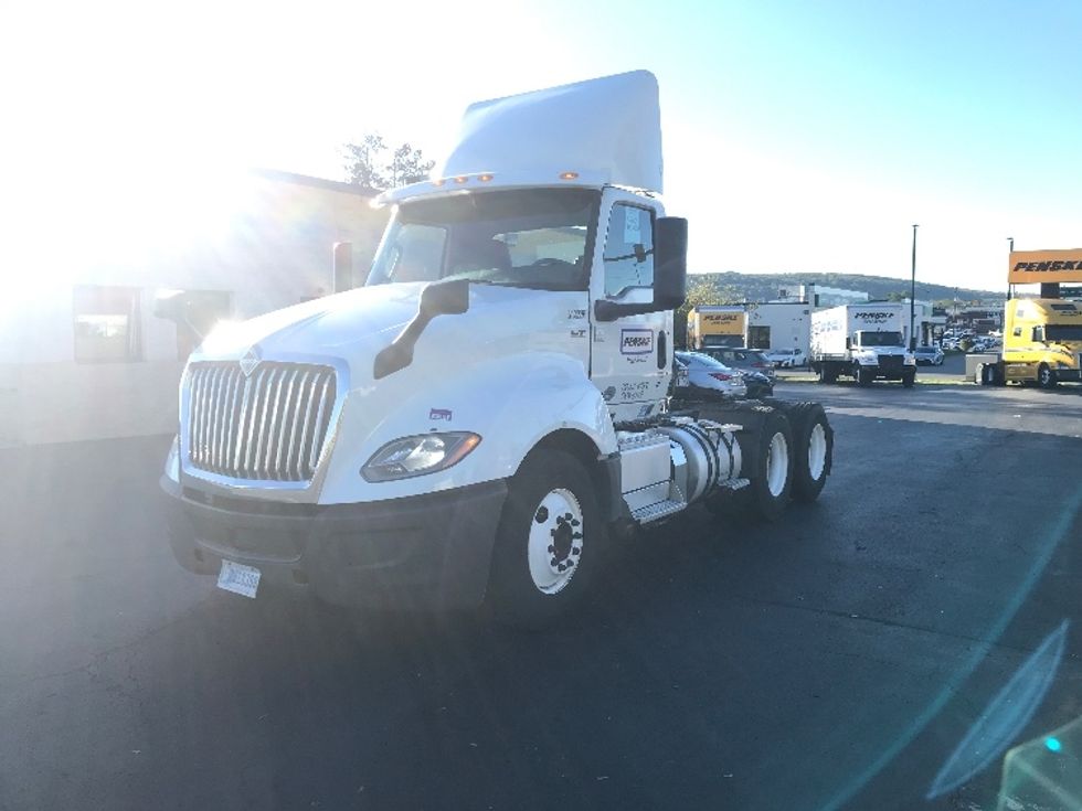 Day Cab Tractor-Heavy Duty Tractors-International-2018-LT625-Center Valley-PA-347,559\n\t\tmiles-$ 19,750 - Image 3