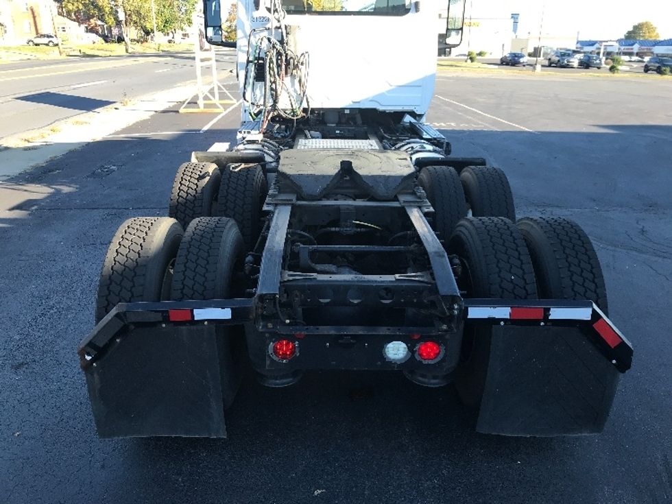 Day Cab Tractor-Heavy Duty Tractors-International-2018-LT625-Center Valley-PA-347,559\n\t\tmiles-$ 19,750 - Image 6