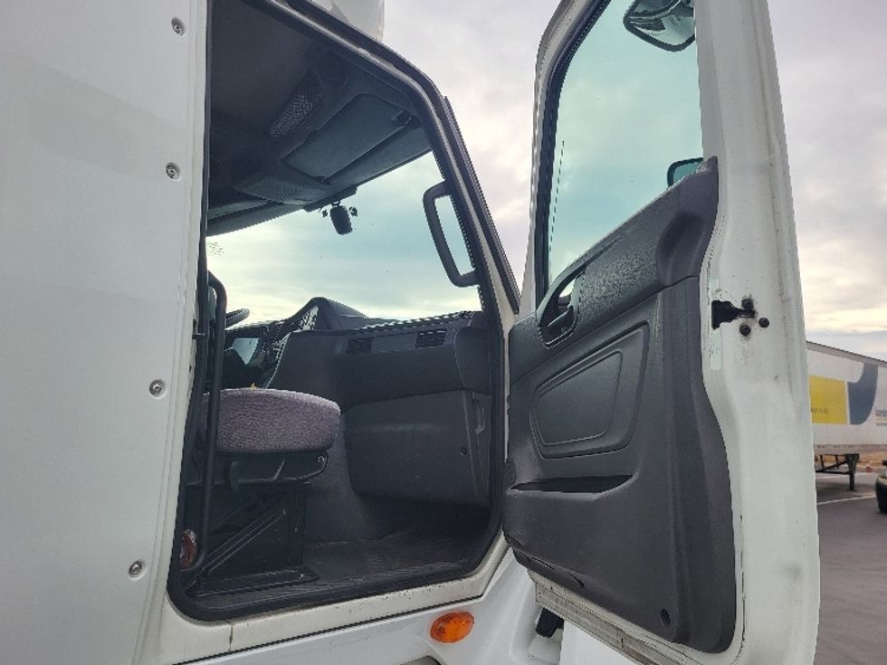 Day Cab Tractor-Heavy Duty Tractors-International-2018-LT625-Ceres-CA-477,659\n\t\tmiles-$ 35,000 - Image 12