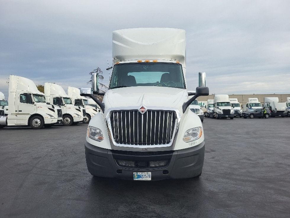 Day Cab Tractor-Heavy Duty Tractors-International-2018-LT625-Ceres-CA-477,659\n\t\tmiles-$ 35,000 - Image 2