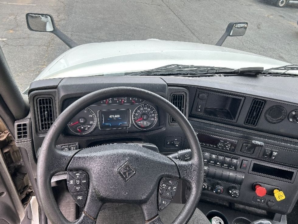 Day Cab Tractor-Heavy Duty Tractors-International-2018-LT625-Charlotte-NC-471,800\n\t\tmiles-$ 31,000 - Image 11