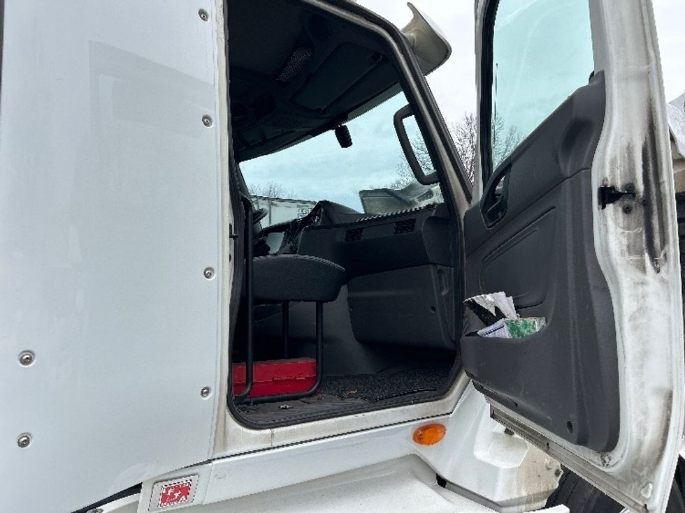 Day Cab Tractor-Heavy Duty Tractors-International-2018-LT625-Charlotte-NC-471,800\n\t\tmiles-$ 31,000 - Image 12