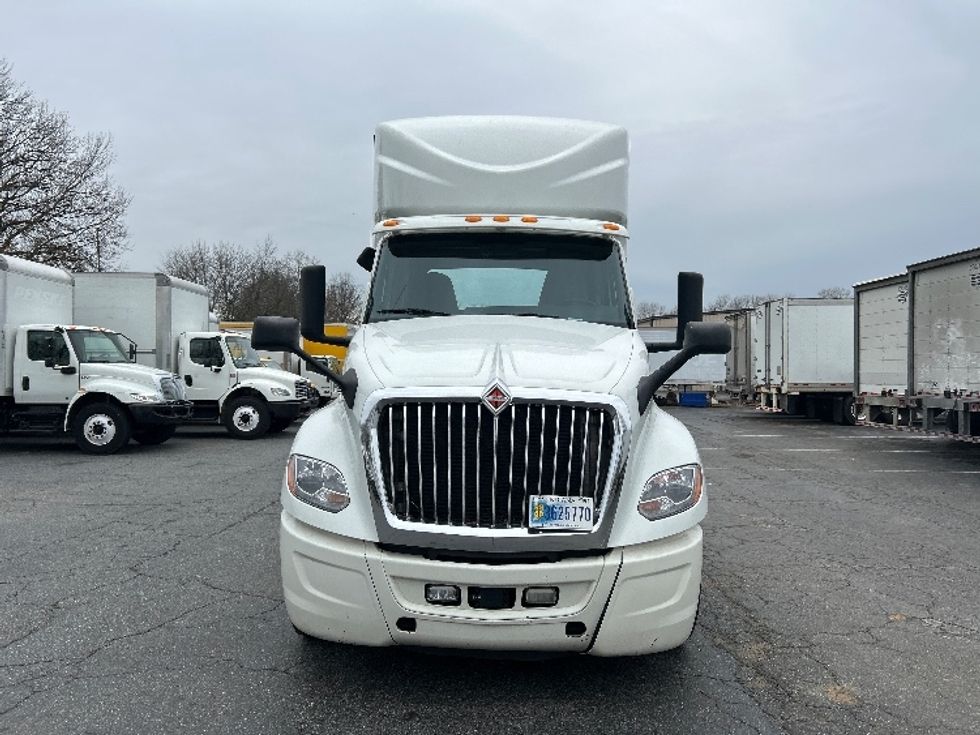Day Cab Tractor-Heavy Duty Tractors-International-2018-LT625-Charlotte-NC-471,800\n\t\tmiles-$ 31,000 - Image 2