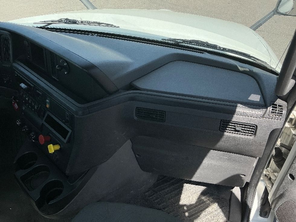 Day Cab Tractor-Heavy Duty Tractors-International-2018-LT625-Cincinnati-OH-363,495\n\t\tmiles-$ 23,500 - Image 12