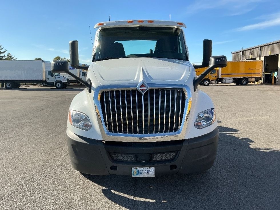 Day Cab Tractor-Heavy Duty Tractors-International-2018-LT625-Cincinnati-OH-432,828\n\t\tmiles-$ 21,750 - Image 2