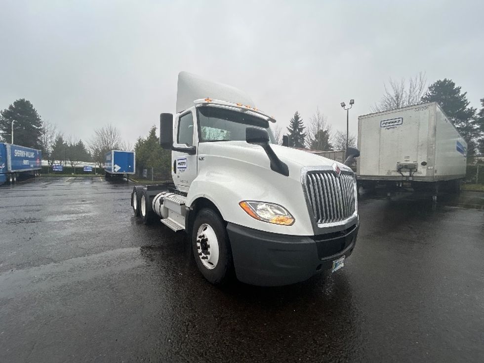 Day Cab Tractor-Heavy Duty Tractors-International-2018-LT625-Clackamas-OR-265,668\n\t\tmiles-$ 24,500 - Image 1