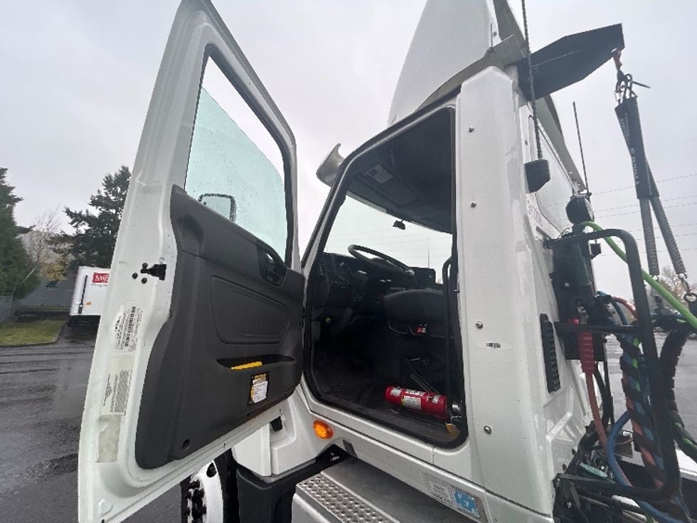 Day Cab Tractor-Heavy Duty Tractors-International-2018-LT625-Clackamas-OR-265,668\n\t\tmiles-$ 24,500 - Image 9