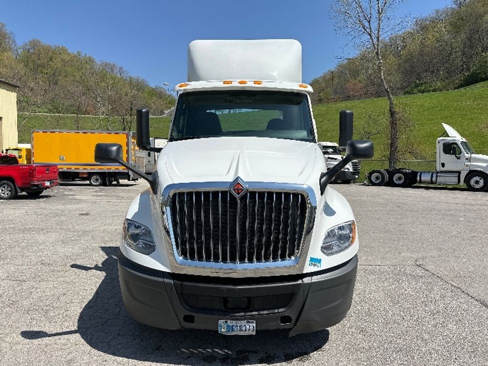 Day Cab Tractor-Heavy Duty Tractors-International-2018-LT625-Columbus-OH-299,308\n\t\tmiles-$ 23,500 - Image 2