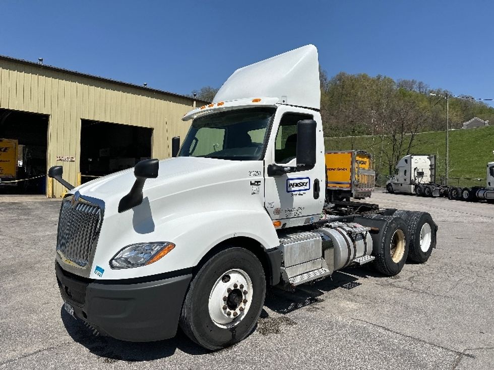 Day Cab Tractor-Heavy Duty Tractors-International-2018-LT625-Columbus-OH-299,308\n\t\tmiles-$ 23,500 - Image 3