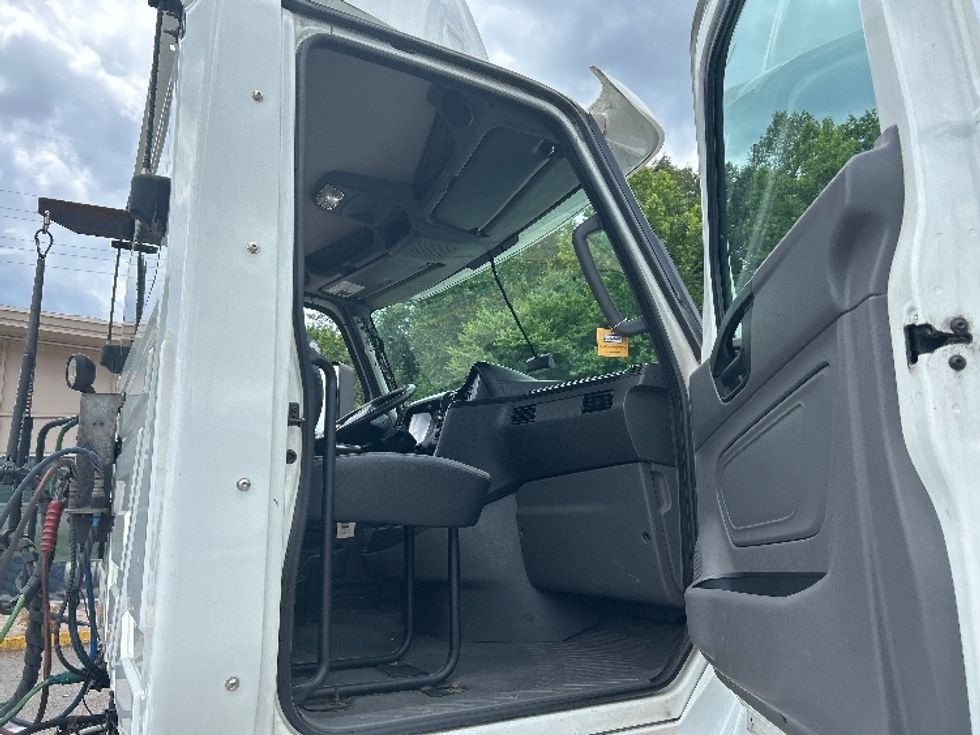 Day Cab Tractor-Heavy Duty Tractors-International-2018-LT625-Cross Lanes-WV-361,338\n\t\tmiles-$ 10,000 - Image 12