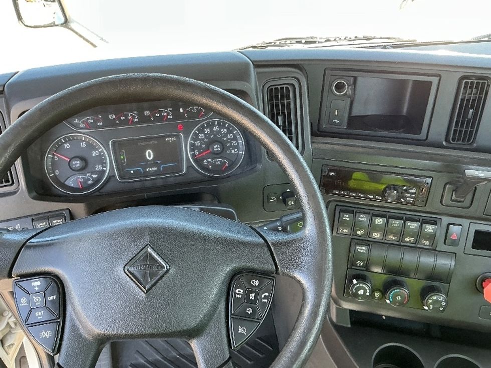 Day Cab Tractor-Heavy Duty Tractors-International-2018-LT625-Dallas-TX-376,304\n\t\tmiles-$ 25,000 - Image 11