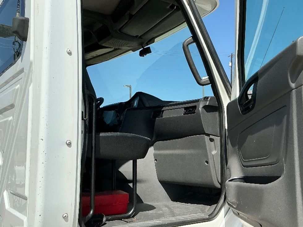 Day Cab Tractor-Heavy Duty Tractors-International-2018-LT625-Dallas-TX-376,304\n\t\tmiles-$ 25,000 - Image 12