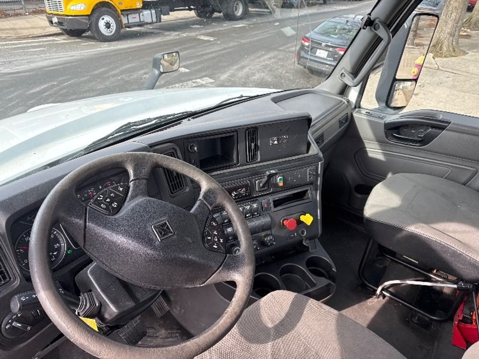 2018 International LT625 LT photo 10