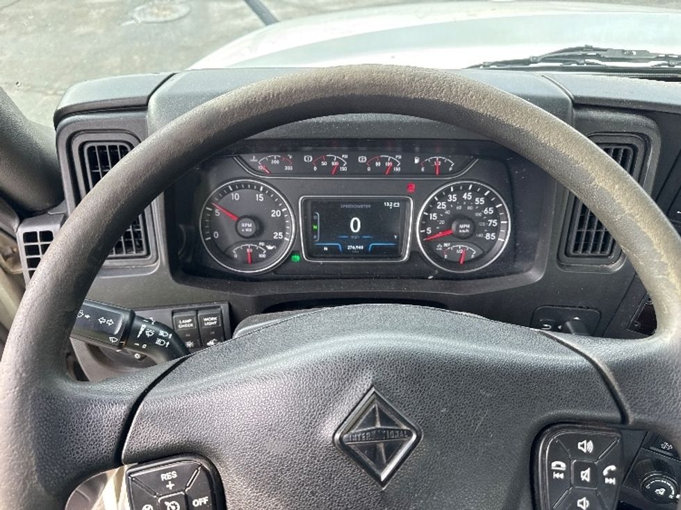 2018 International LT625 LT photo 11