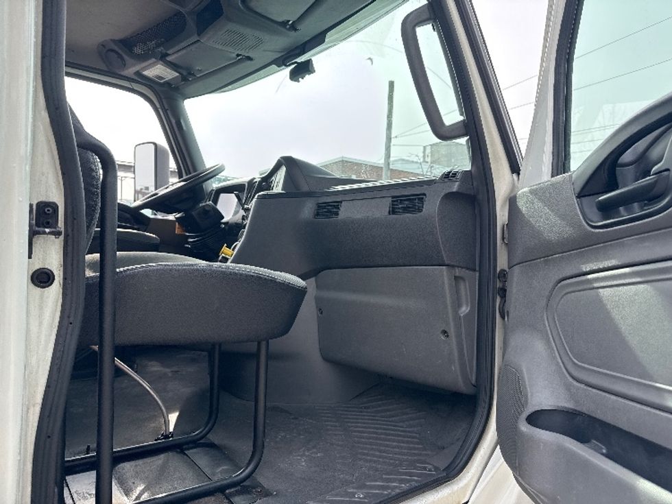2018 International LT625 LT photo 12